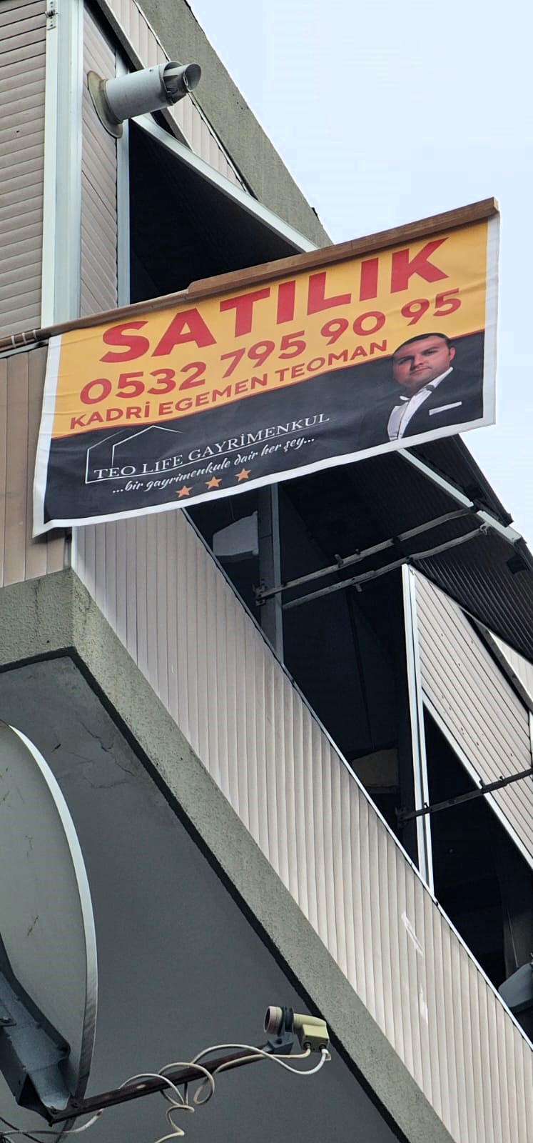 BETONYOL PİRİREİS MH.SES PASTANESİ ÜSTÜ 90 M2 2 ODA 1 SALON 2 WC 2 BALKON DENİZ MANZARALI FERAH SATILIK DAİRE 4.000.000TL.