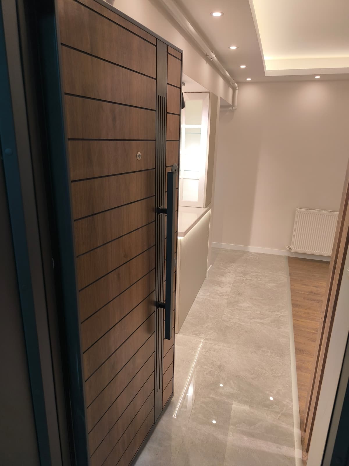 HATAY CD.YAKINI KONUMDA LÜKS TADİLATLI ARAKAT 3 ODA 1 SALON MANZARALI FIRSAT DAİRE 6.650.000TL.