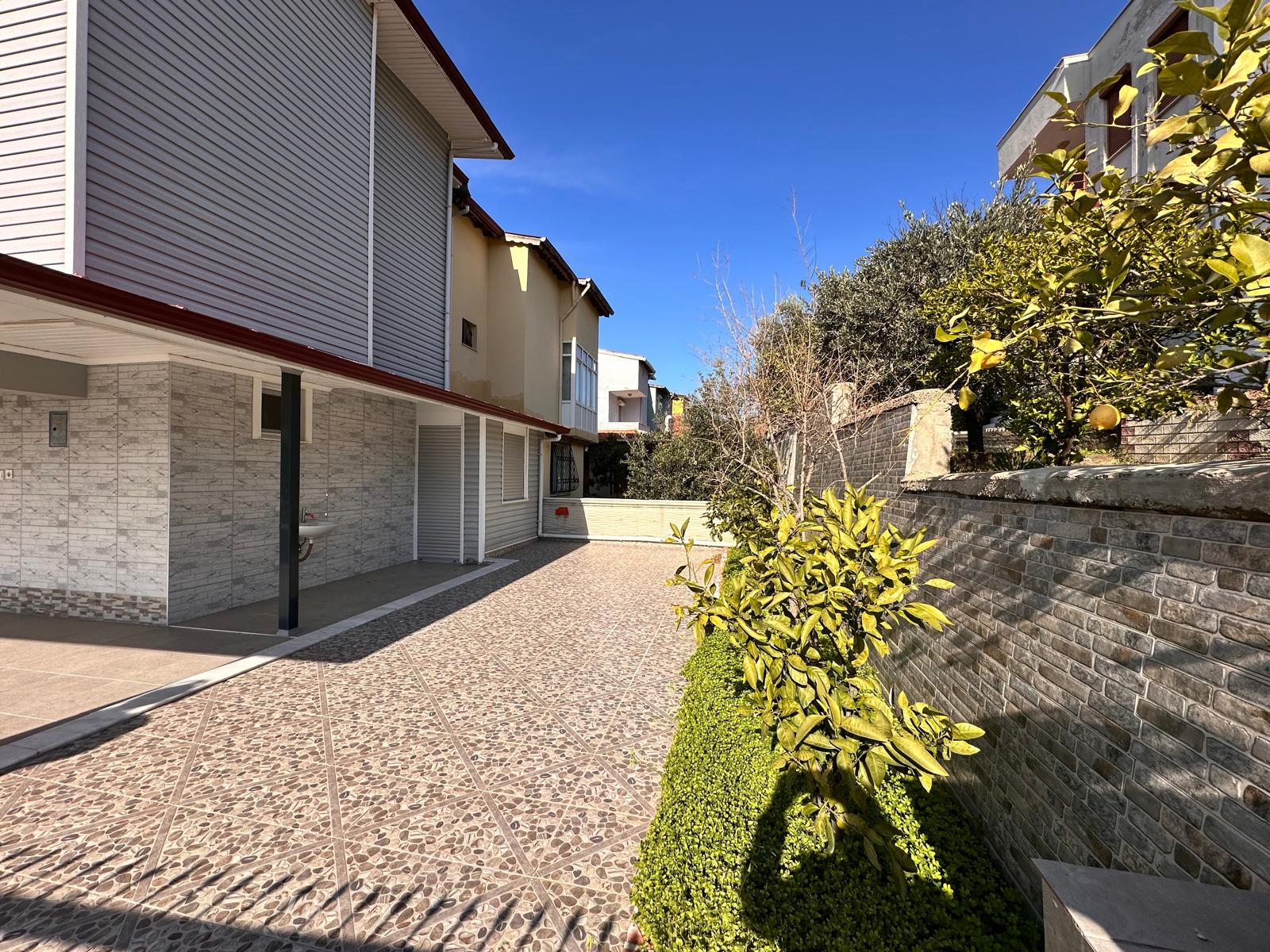 SEFERİHİSAR ÖMÜR BELDESİ HARRAN SİTESİ 4 ODA 1 SALON FULL DENİZ MANZARALI TRİPLEKS 15.500.000TL.