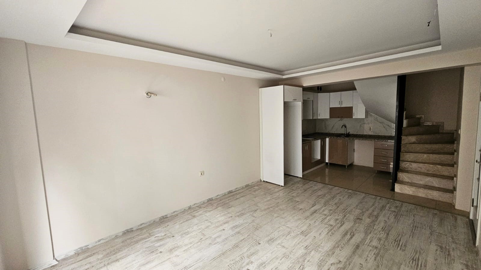 ÇİĞLİ ŞİRİNTEPE MH.3 ODA 1 SALON 104M2 DUBLEKS SATILIK DAİRE 8 YAŞINDA 3,800,000TL.