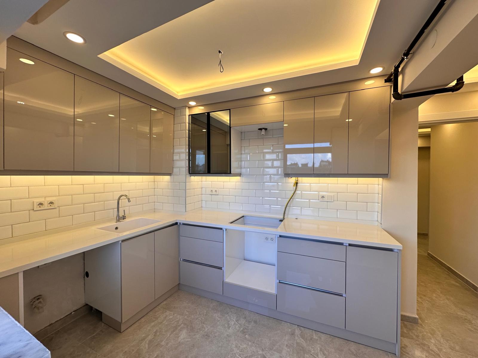 HATAY SEMTİNDE TANJU OKAN PARKI KARŞISI 3 ODA 1 SALON FULL TADİLATLI ARA KAT SATILIK DAİRE 6.650.000TL. 