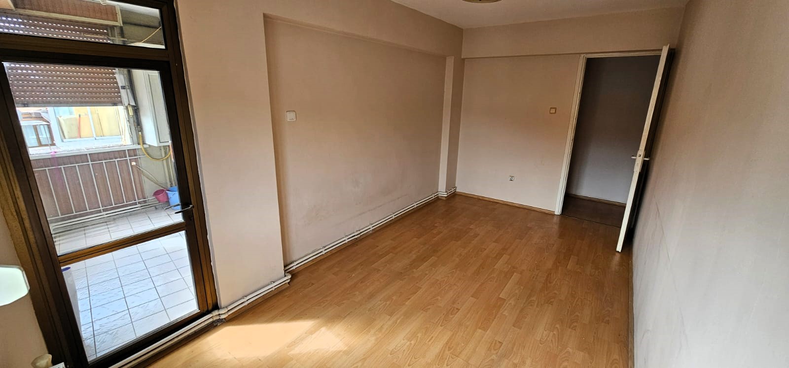 BETONYOL PİRİREİS MH.SES PASTANESİ ÜSTÜ 90 M2 2 ODA 1 SALON 2 WC 2 BALKON DENİZ MANZARALI FERAH SATILIK DAİRE 4.000.000TL.