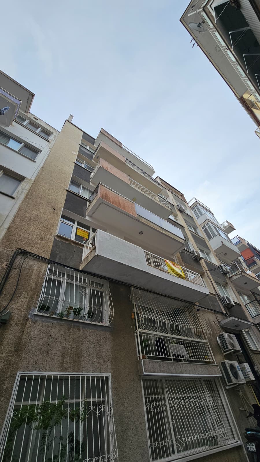 HATAY NOKTA DOĞALGAZLI 3 ODA 1 SALON ÇİFT CEPHE KİRALIK BAKIMLI DAİRE 27.000TL.