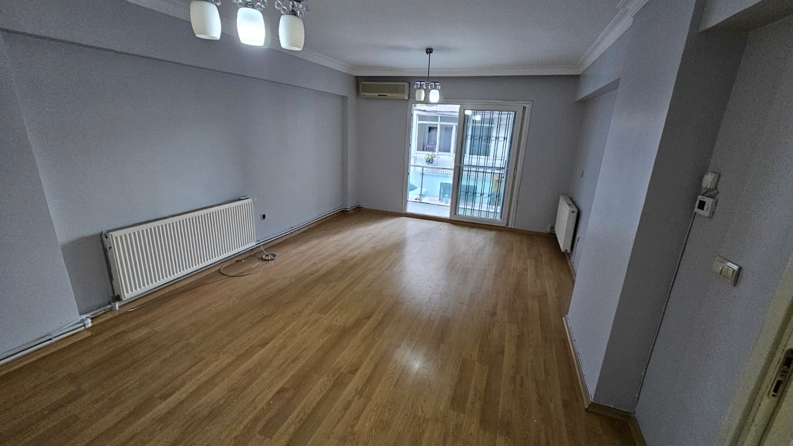 MİTHATPAŞA KARANTİNA 2 ODA 1 SALON OTOPARKLI 100M2 DOĞALGAZLI KİRALIK 27,000TL. 