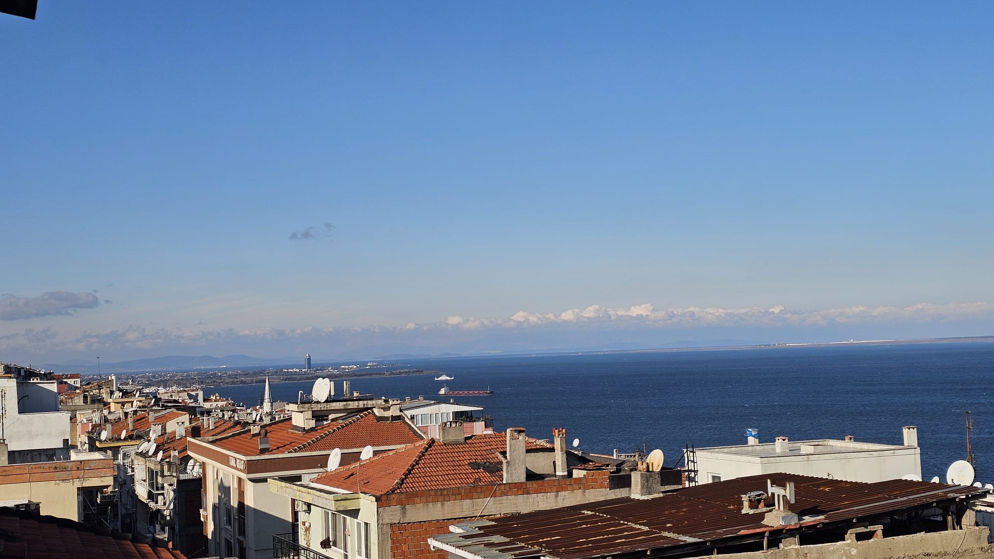 İZMİR ÜÇYOL BETONYOL PANORAMİK DENİZ MANZARALI FULL YENİ TADİLATLI 5 ODA 1 SALON KUPON DAİRE 6,950,000TL. 