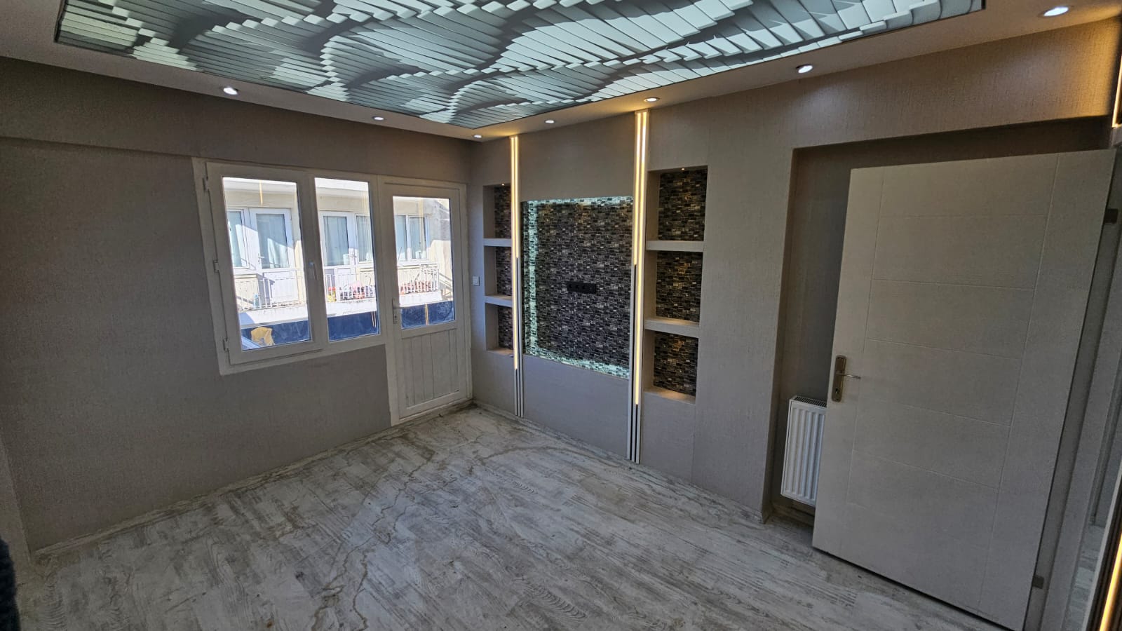 İZMİR ÜÇYOL BETONYOL METRO YAKINI  2 ODA 1 SALON D.GAZLI 80 M2 FULL TADİLATLI DAİRE 3.650 000TL. 