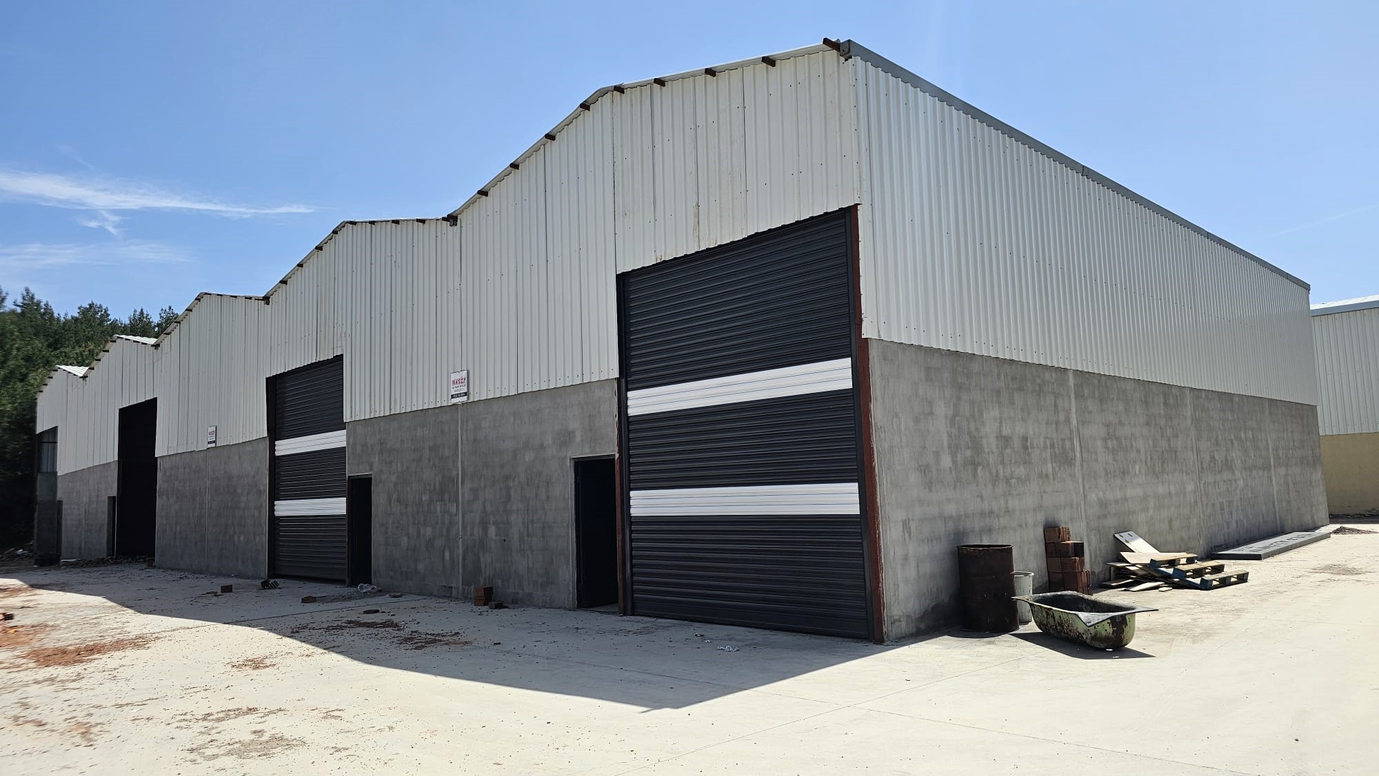 BUCA SANAYİ BÖLGESİNDE 250 M2 SATILIK DEPO İŞYERİ 5.200.000TL.