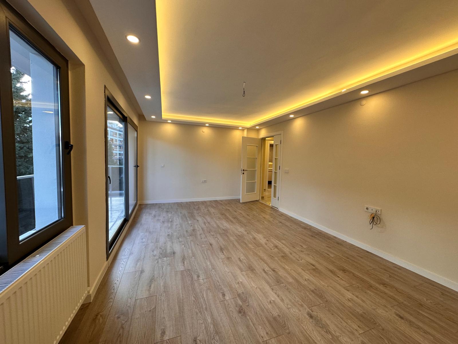 HATAY SEMTİNDE TANJU OKAN PARKI KARŞISI 3 ODA 1 SALON FULL TADİLATLI ARA KAT SATILIK DAİRE 6.650.000TL. 