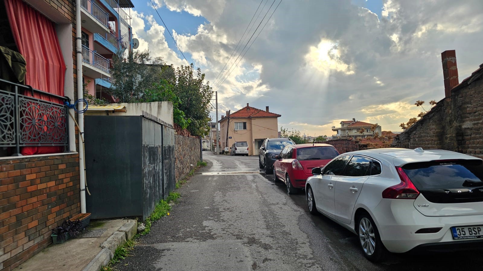 ÇİĞLİ ŞİRİNTEPE MH.3 ODA 1 SALON 104M2 DUBLEKS SATILIK DAİRE 8 YAŞINDA 3,800,000TL.