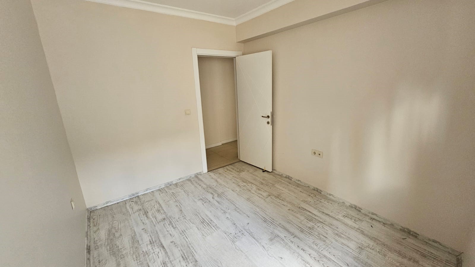 ÇİĞLİ ŞİRİNTEPE MH.3 ODA 1 SALON 104M2 DUBLEKS SATILIK DAİRE 8 YAŞINDA 3,800,000TL.