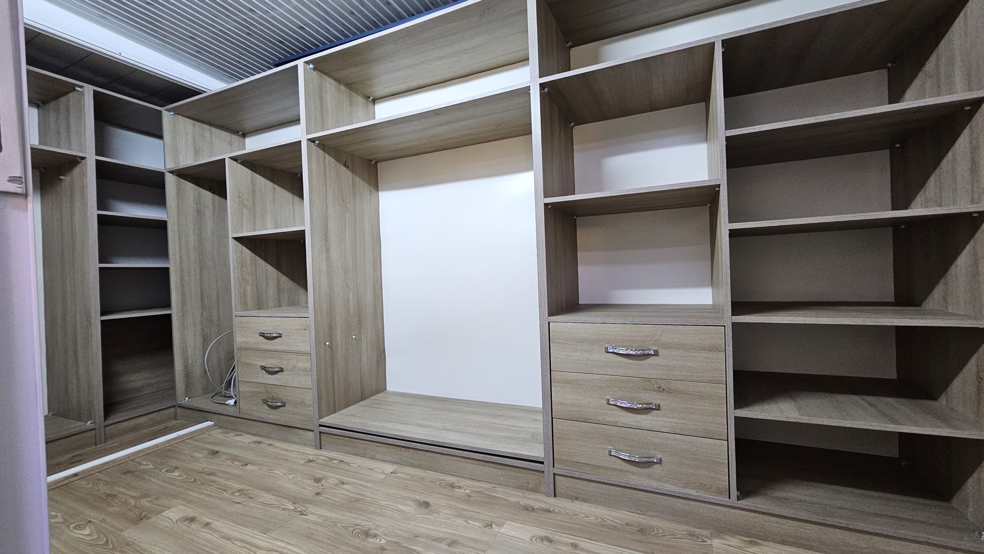 İZMİR ÜÇYOL BETONYOL PANORAMİK DENİZ MANZARALI FULL YENİ TADİLATLI 5 ODA 1 SALON KUPON DAİRE 6,950,000TL. 