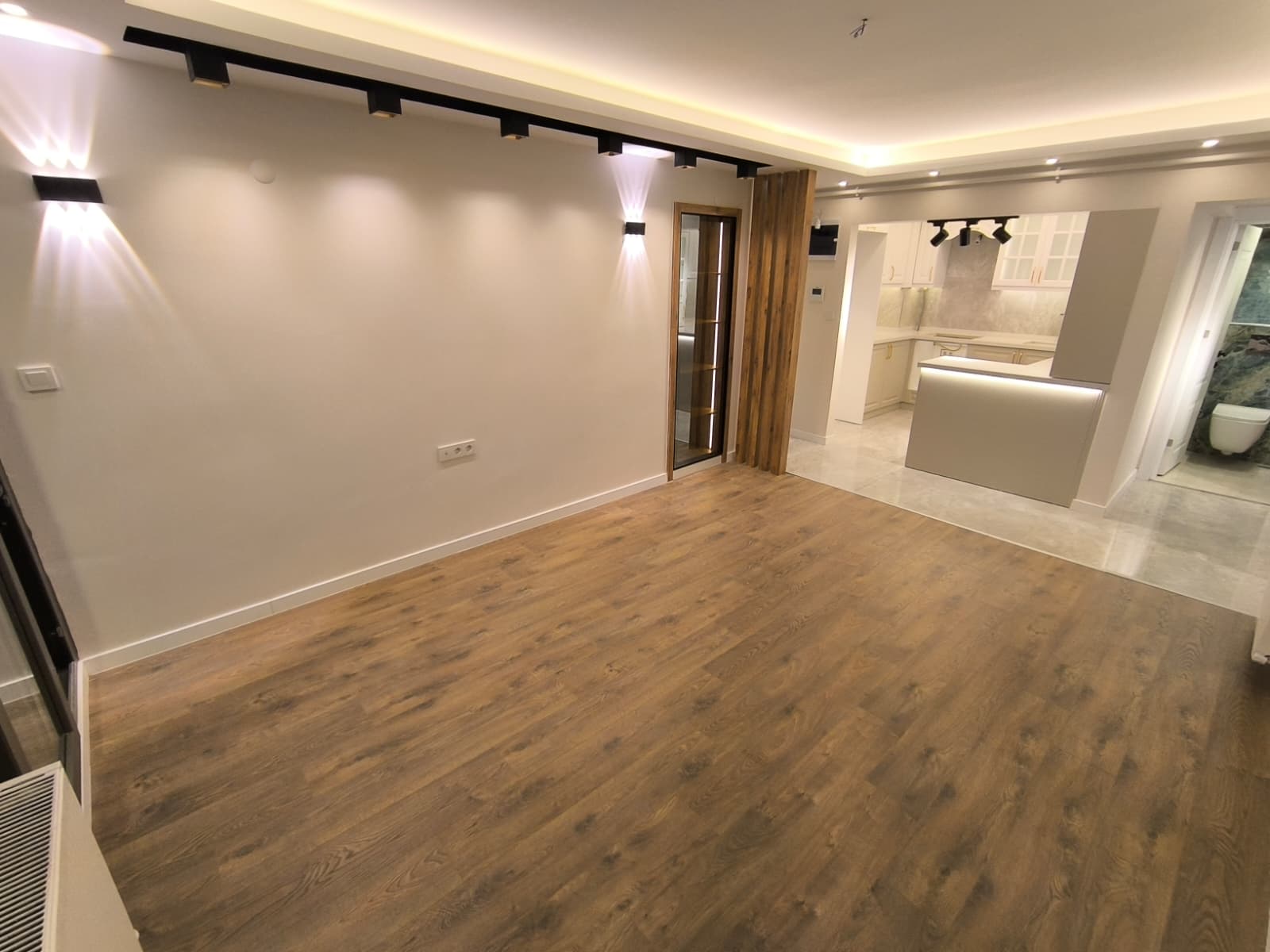 HATAY CD.YAKINI KONUMDA LÜKS TADİLATLI ARAKAT 3 ODA 1 SALON MANZARALI FIRSAT DAİRE 6.650.000TL.