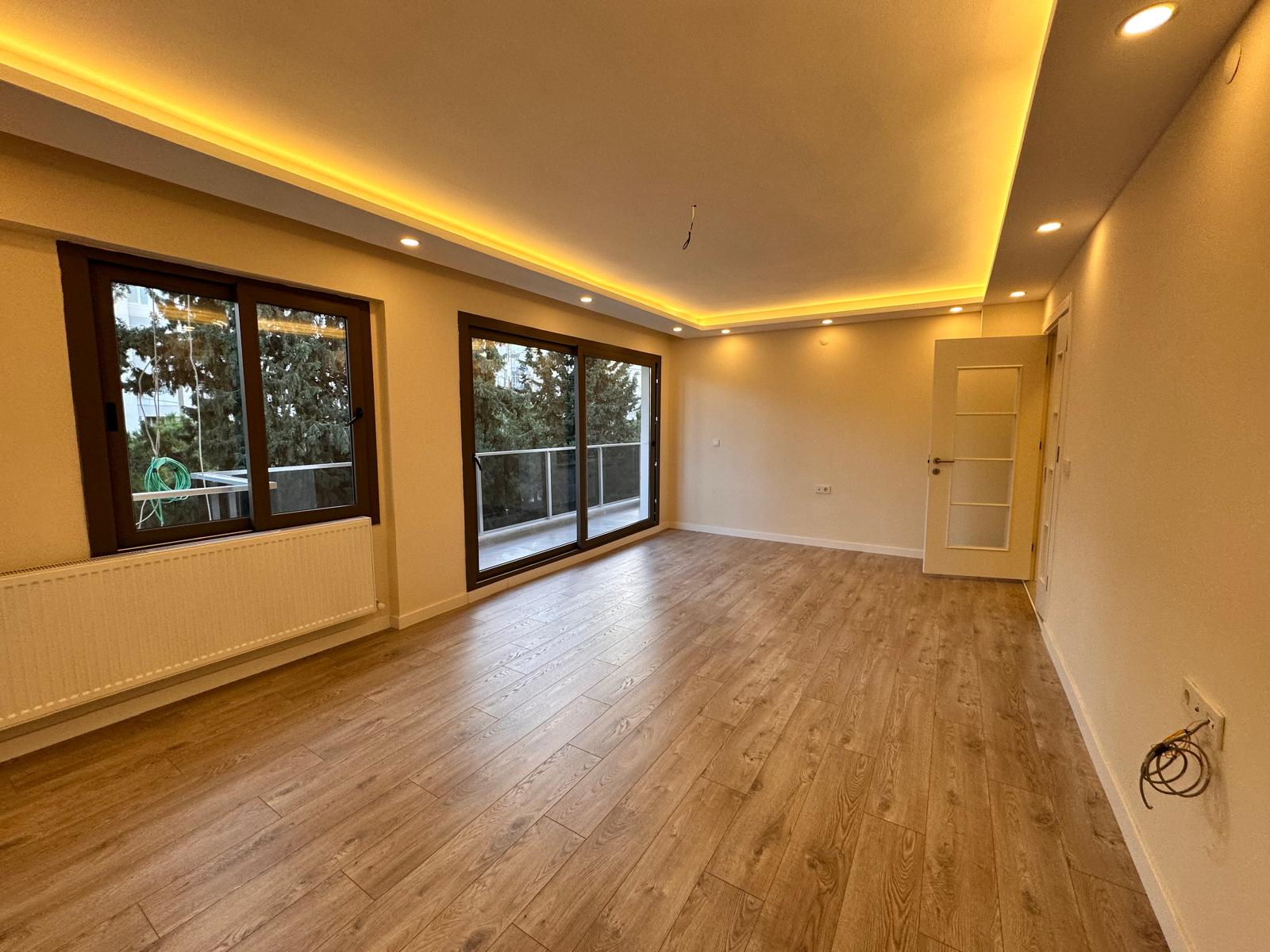 HATAY SEMTİNDE TANJU OKAN PARKI KARŞISI 3 ODA 1 SALON FULL TADİLATLI ARA KAT SATILIK DAİRE 6.650.000TL. 