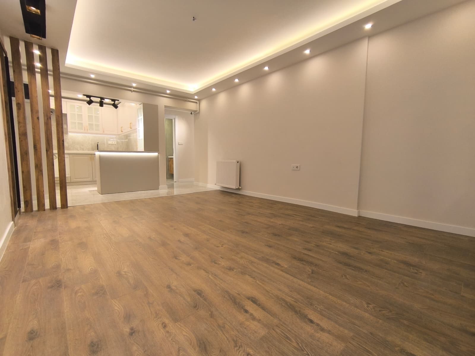 HATAY CD.YAKINI KONUMDA LÜKS TADİLATLI ARAKAT 3 ODA 1 SALON MANZARALI FIRSAT DAİRE 6.650.000TL.