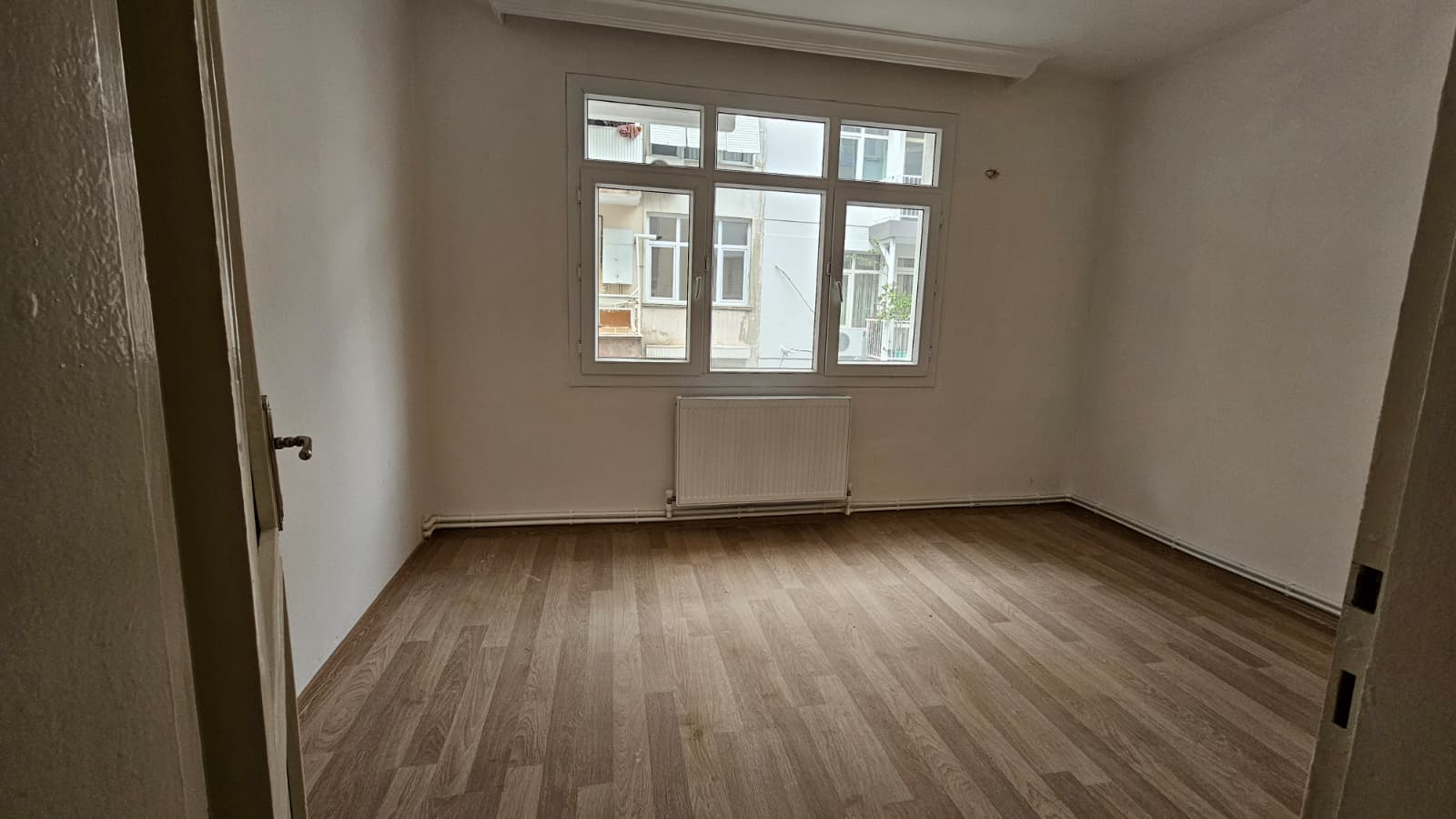 HATAY NOKTA DOĞALGAZLI 3 ODA 1 SALON ÇİFT CEPHE KİRALIK BAKIMLI DAİRE 27.000TL.