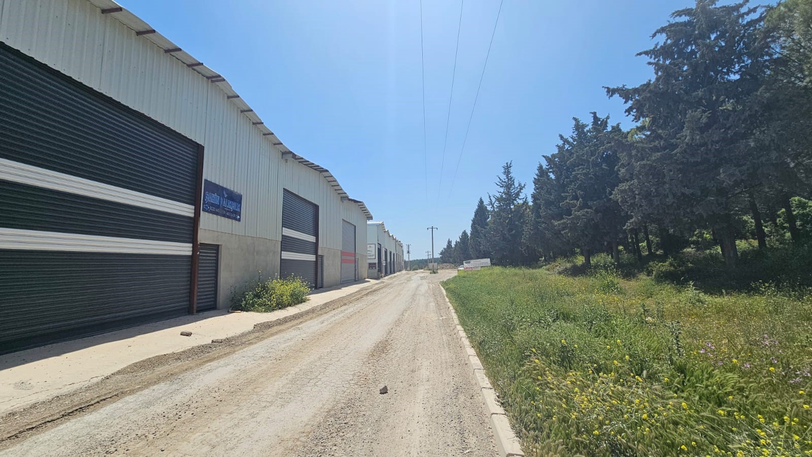 BUCA SANAYİ BÖLGESİNDE 250 M2 SATILIK DEPO İŞYERİ 5.200.000TL.