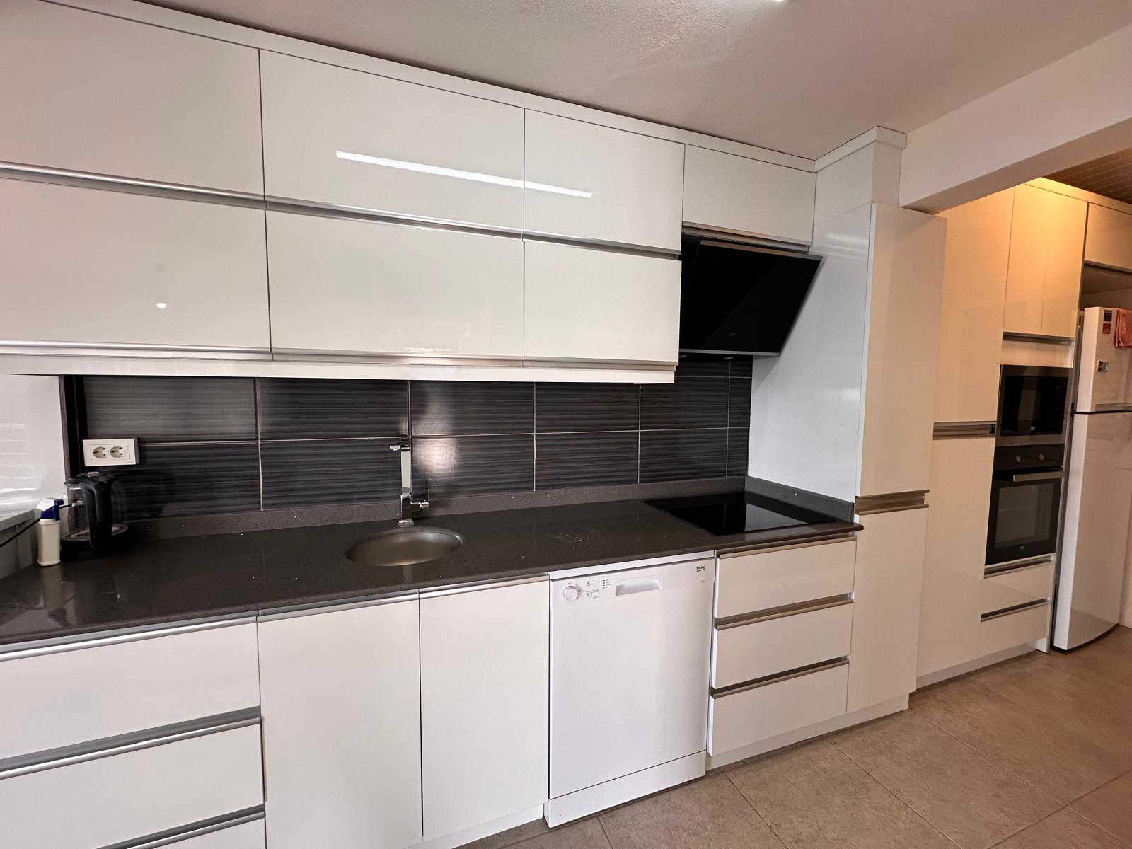 SEFERİHİSAR ÖMÜR BELDESİ HARRAN SİTESİ 4 ODA 1 SALON FULL DENİZ MANZARALI TRİPLEKS 15.500.000TL.