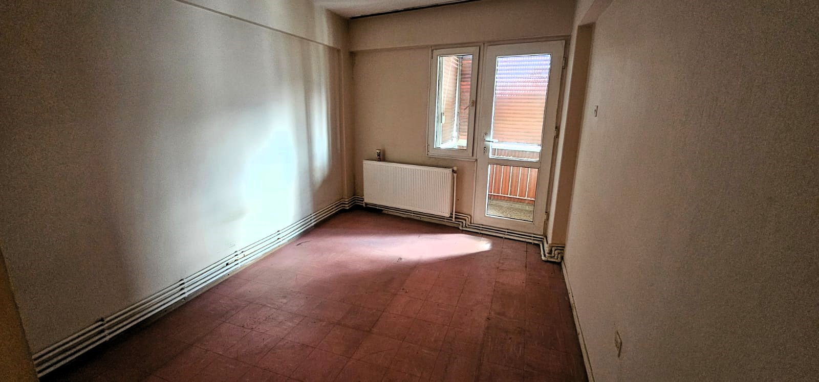 BETONYOL PİRİREİS MH.SES PASTANESİ ÜSTÜ 90 M2 2 ODA 1 SALON 2 WC 2 BALKON DENİZ MANZARALI FERAH SATILIK DAİRE 4.000.000TL.