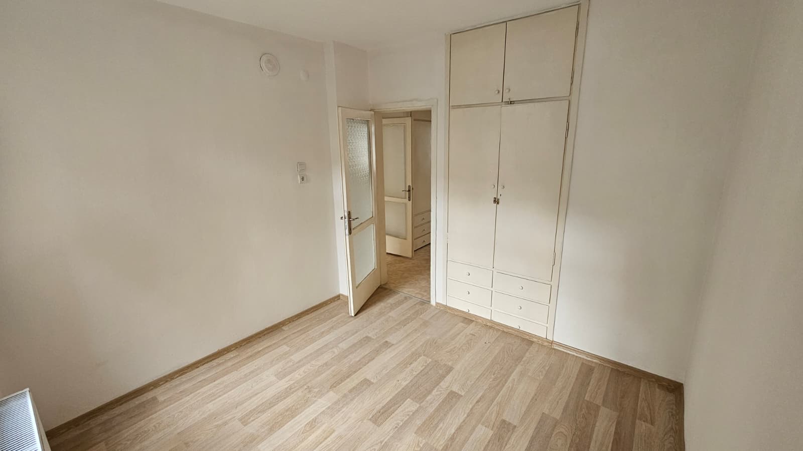 HATAY NOKTA DOĞALGAZLI 3 ODA 1 SALON ÇİFT CEPHE KİRALIK BAKIMLI DAİRE 27.000TL.