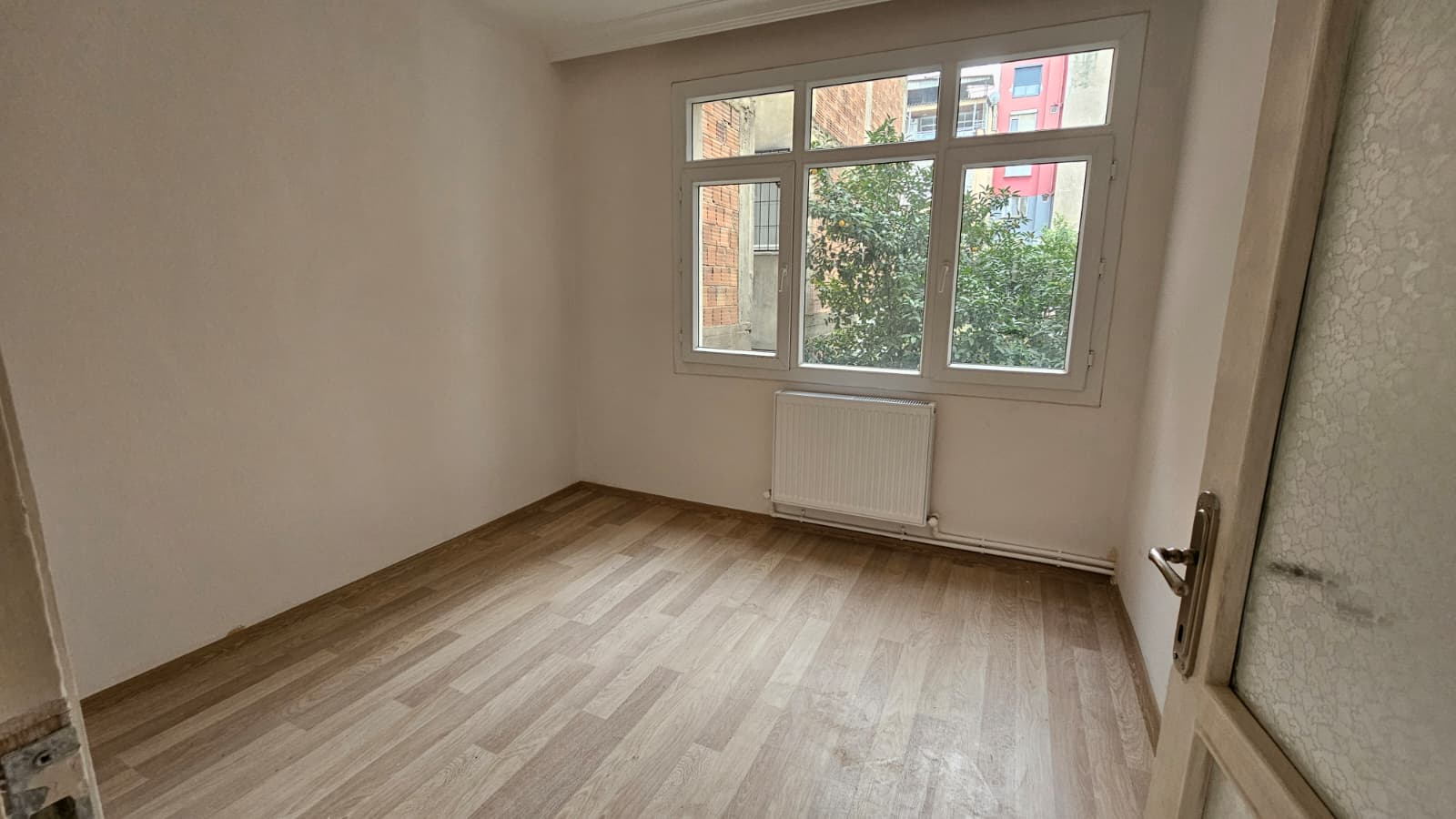 HATAY NOKTA DOĞALGAZLI 3 ODA 1 SALON ÇİFT CEPHE KİRALIK BAKIMLI DAİRE 27.000TL.