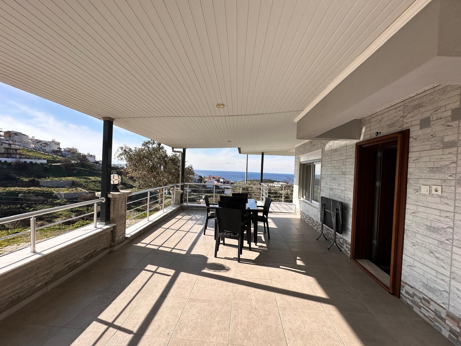 SEFERİHİSAR ÖMÜR BELDESİ HARRAN SİTESİ 4 ODA 1 SALON FULL DENİZ MANZARALI TRİPLEKS 15.500.000TL.