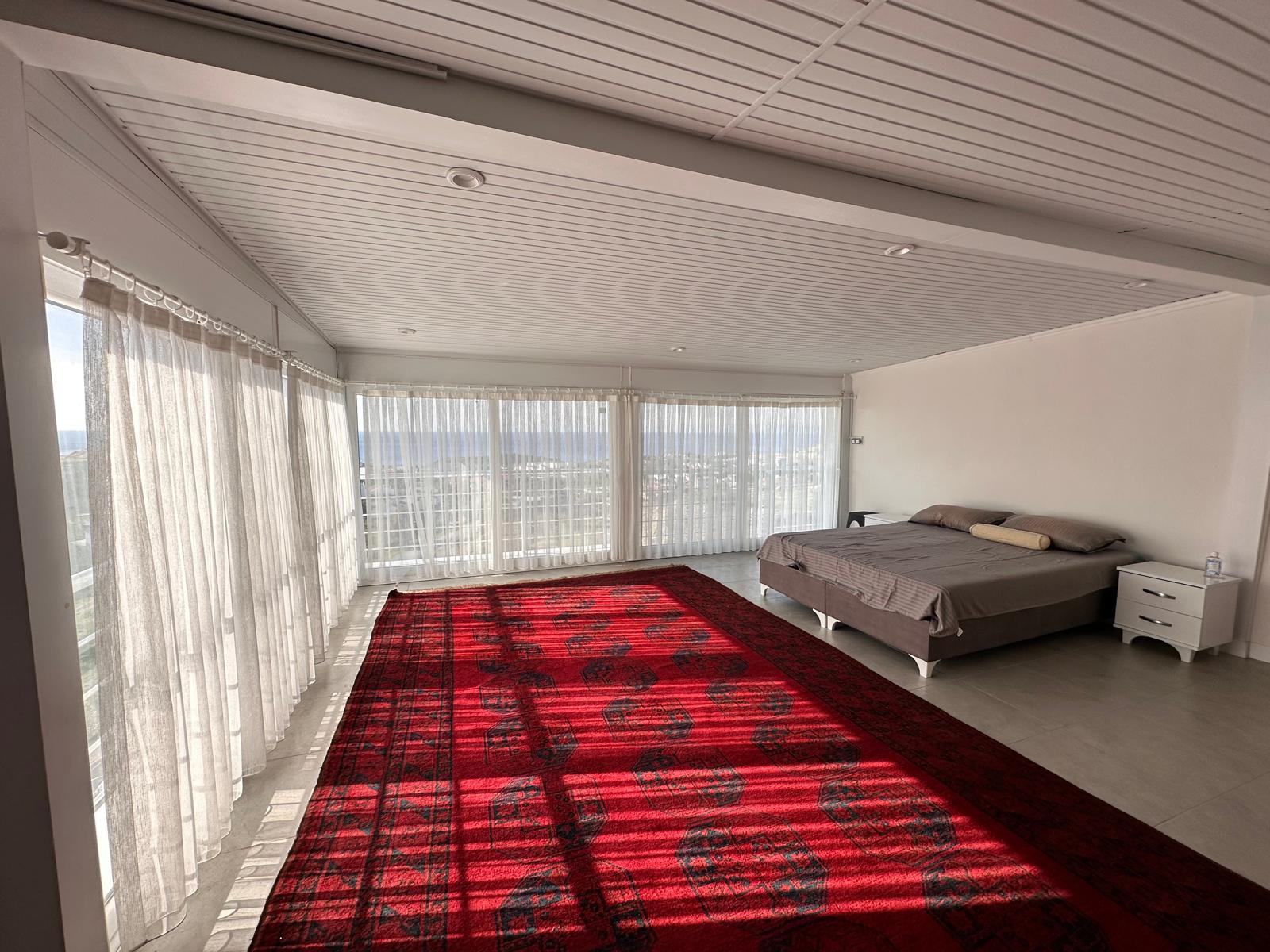 SEFERİHİSAR ÖMÜR BELDESİ HARRAN SİTESİ 4 ODA 1 SALON FULL DENİZ MANZARALI TRİPLEKS 15.500.000TL.