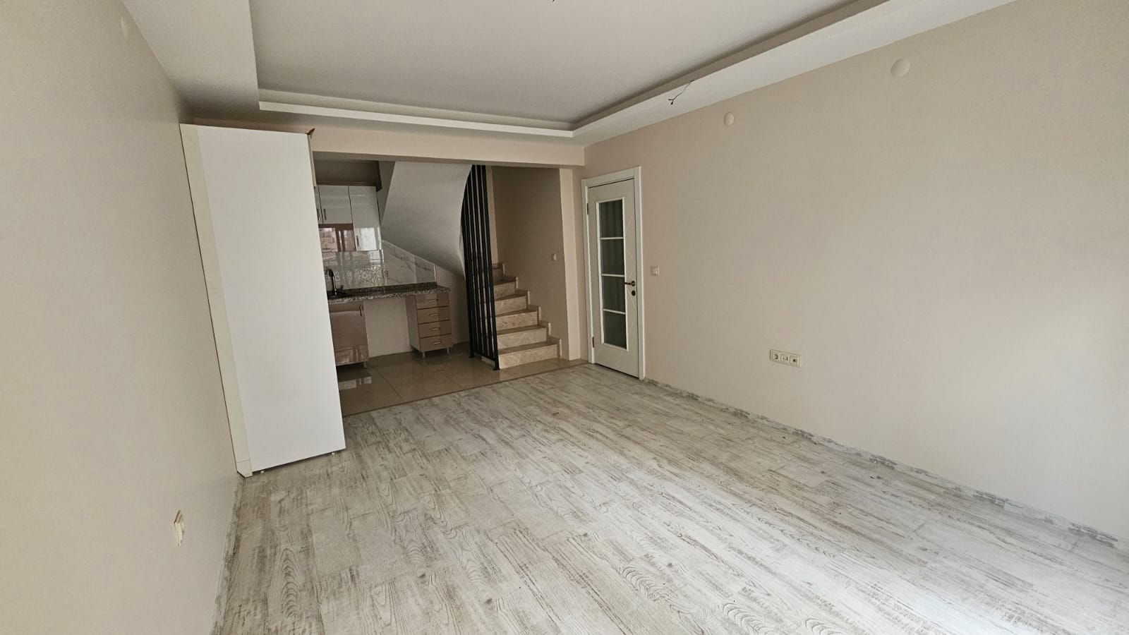 ÇİĞLİ ŞİRİNTEPE MH.3 ODA 1 SALON 104M2 DUBLEKS SATILIK DAİRE 8 YAŞINDA 3,800,000TL.