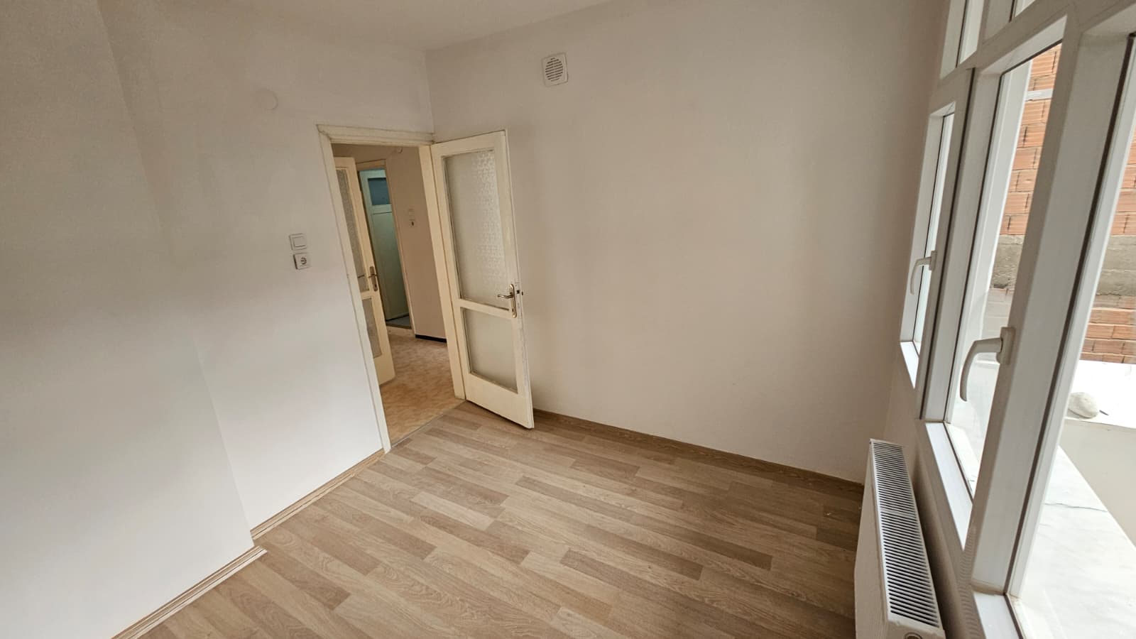 HATAY NOKTA DOĞALGAZLI 3 ODA 1 SALON ÇİFT CEPHE KİRALIK BAKIMLI DAİRE 27.000TL.