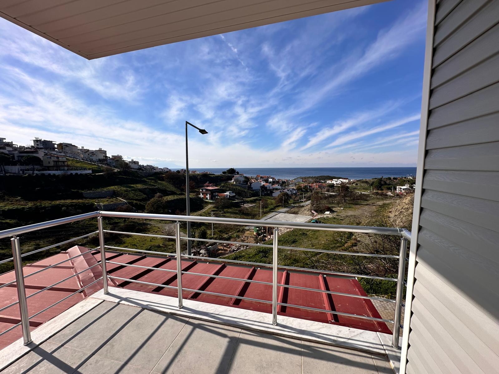 SEFERİHİSAR ÖMÜR BELDESİ HARRAN SİTESİ 4 ODA 1 SALON FULL DENİZ MANZARALI TRİPLEKS 15.500.000TL.