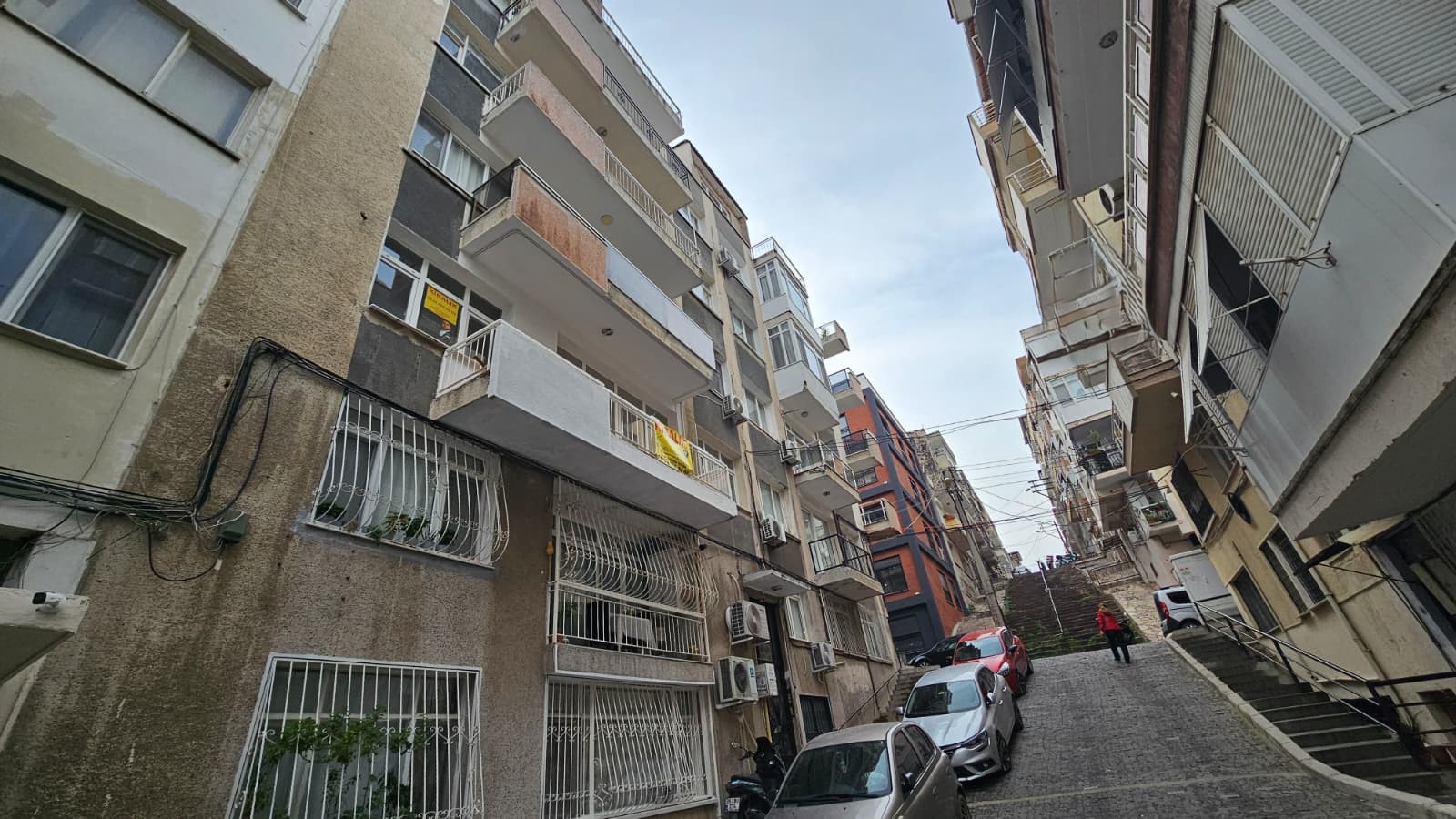 HATAY NOKTA DOĞALGAZLI 3 ODA 1 SALON ÇİFT CEPHE KİRALIK BAKIMLI DAİRE 27.000TL.