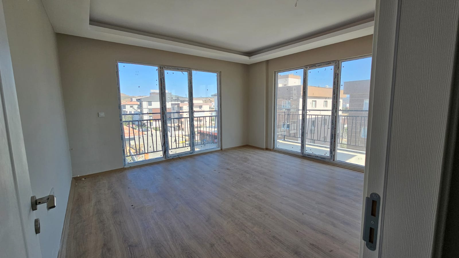 İZMİR SEFERİHİSAR CAMİKEBİR 4 ODA 1 SALON SIFIR ÇATI DUBLEKS 150M2 6,800,000TL.