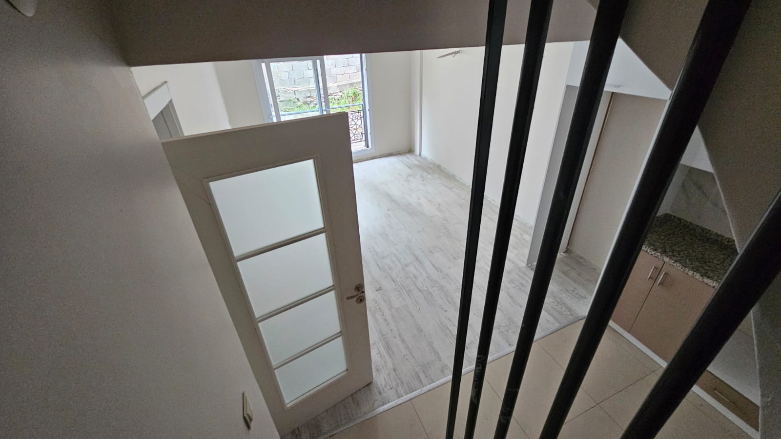 ÇİĞLİ ŞİRİNTEPE MH.3 ODA 1 SALON 104M2 DUBLEKS SATILIK DAİRE 8 YAŞINDA 3,800,000TL.