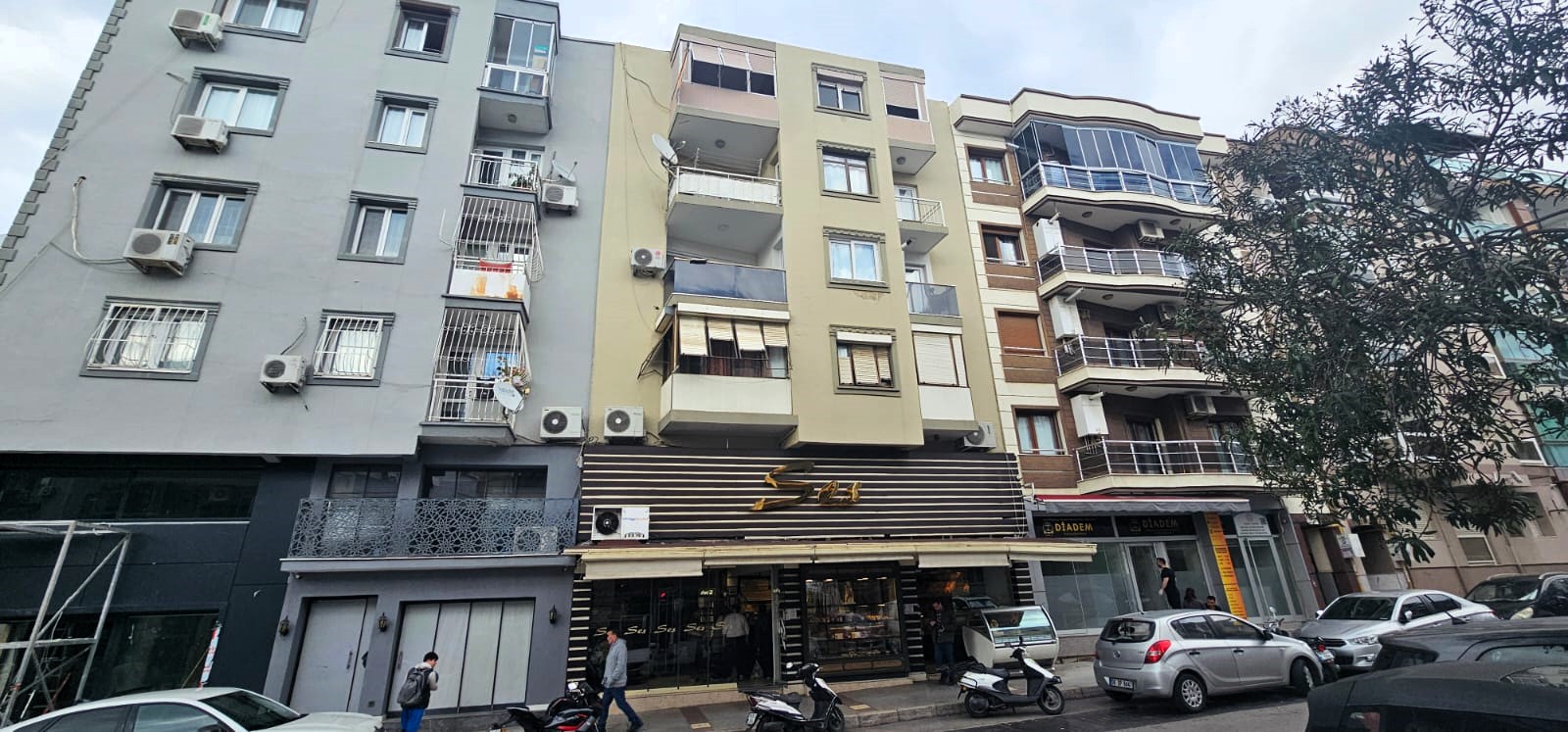 BETONYOL PİRİREİS MH.SES PASTANESİ ÜSTÜ 90 M2 2 ODA 1 SALON 2 WC 2 BALKON DENİZ MANZARALI FERAH SATILIK DAİRE 4.000.000TL.