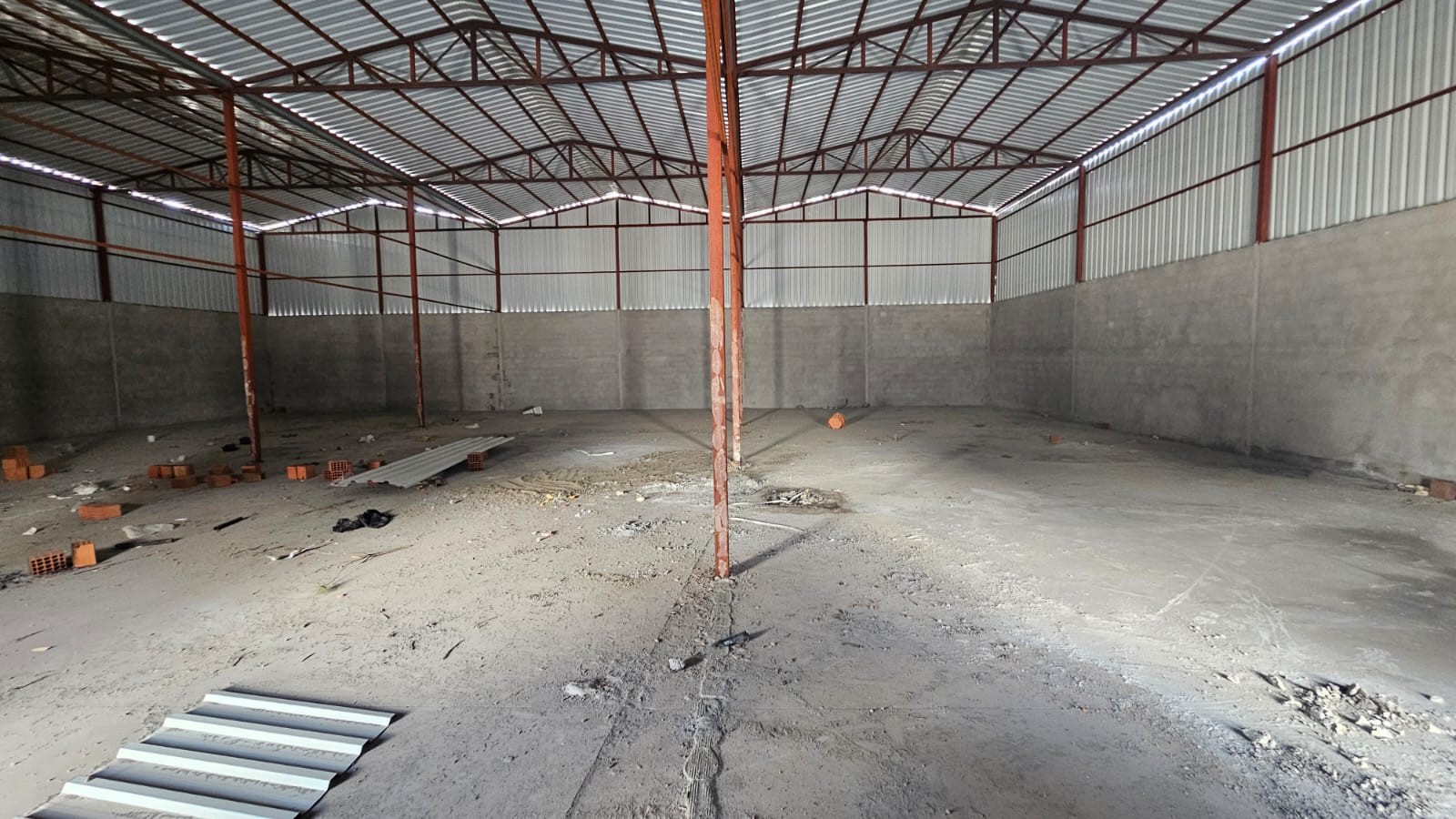 BUCA SANAYİ BÖLGESİNDE 250 M2 SATILIK DEPO İŞYERİ 5.200.000TL.