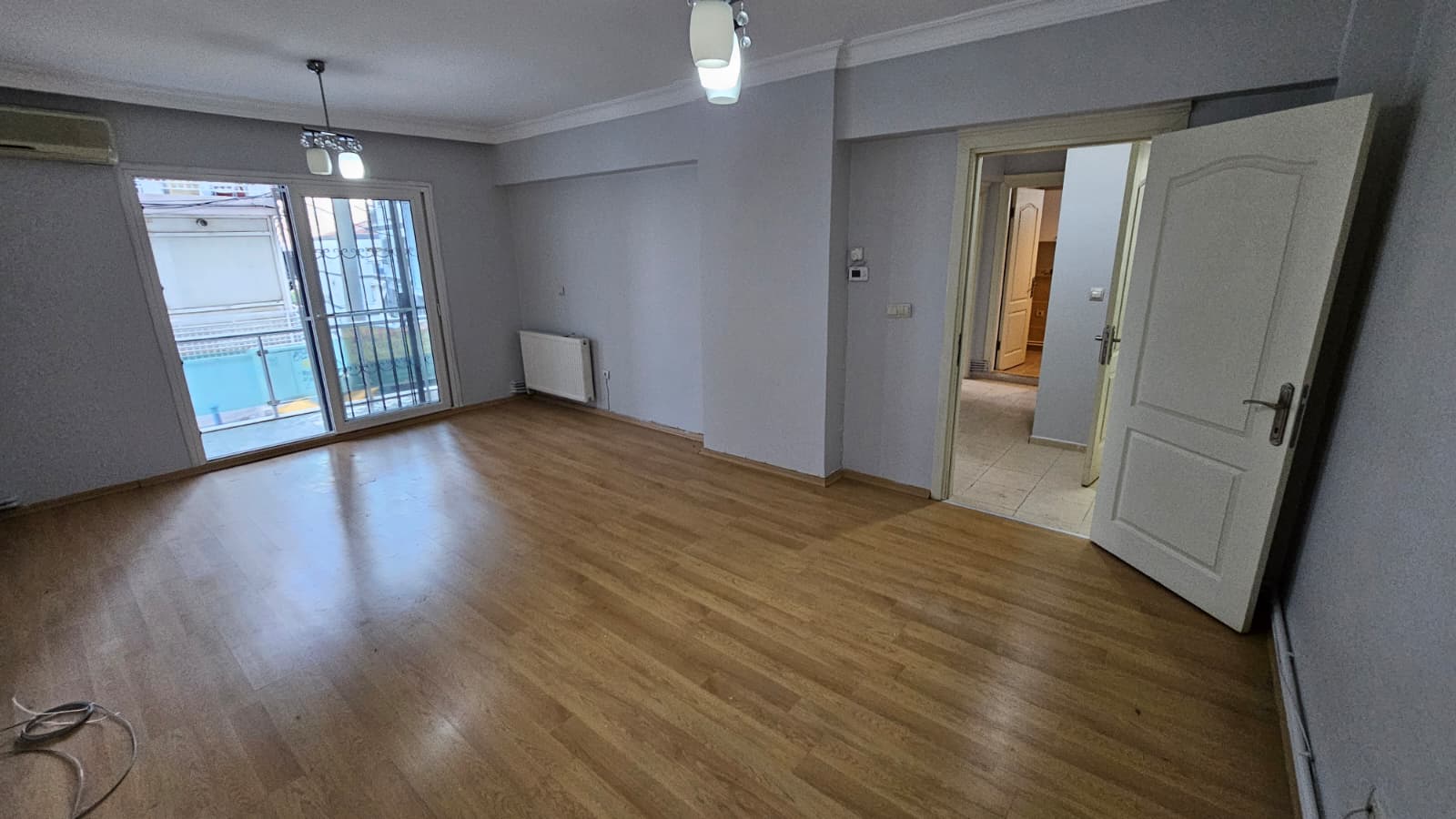 MİTHATPAŞA KARANTİNA 2 ODA 1 SALON OTOPARKLI 100M2 DOĞALGAZLI KİRALIK 27,000TL. 