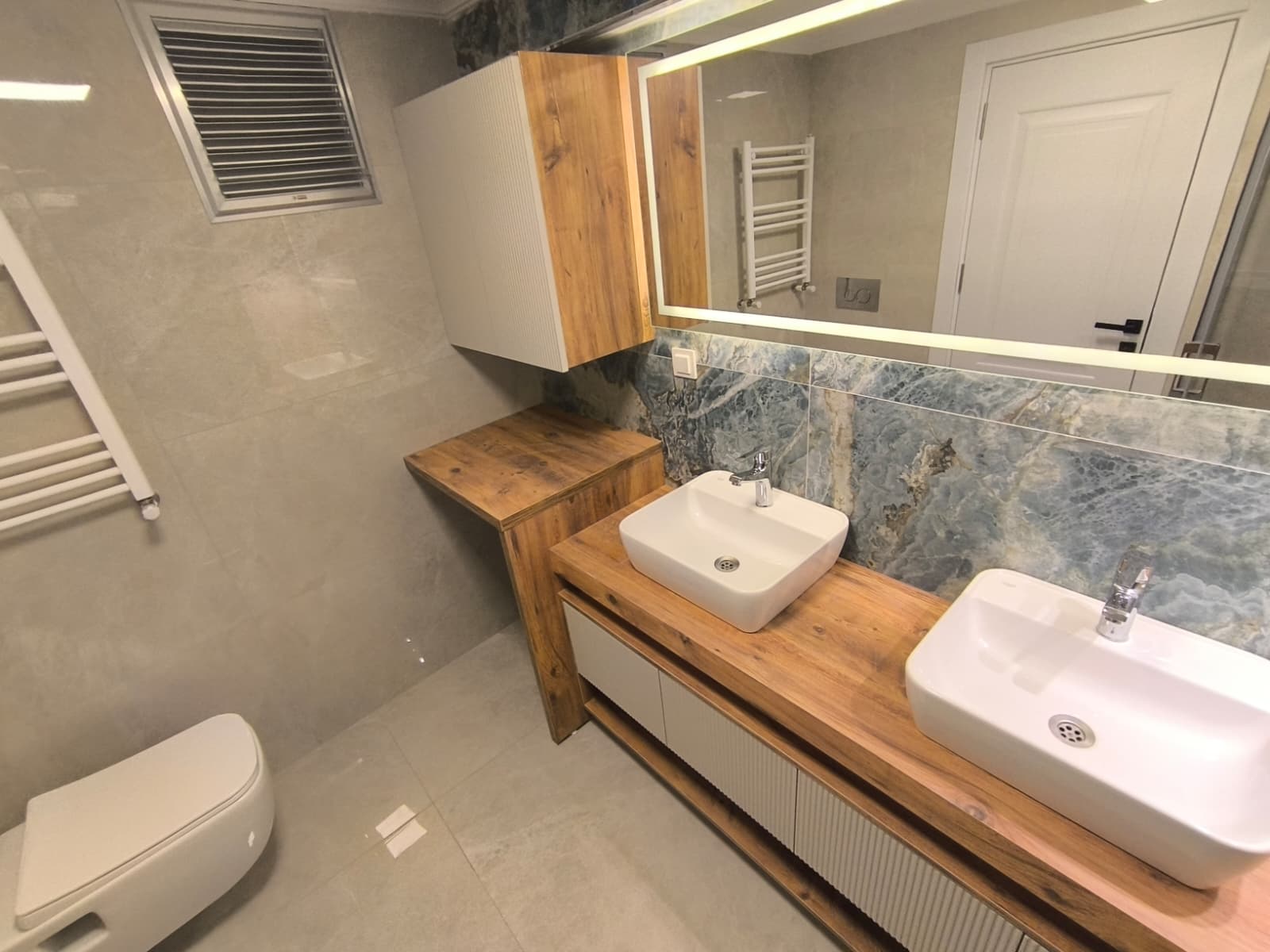 HATAY CD.YAKINI KONUMDA LÜKS TADİLATLI ARAKAT 3 ODA 1 SALON MANZARALI FIRSAT DAİRE 6.650.000TL.