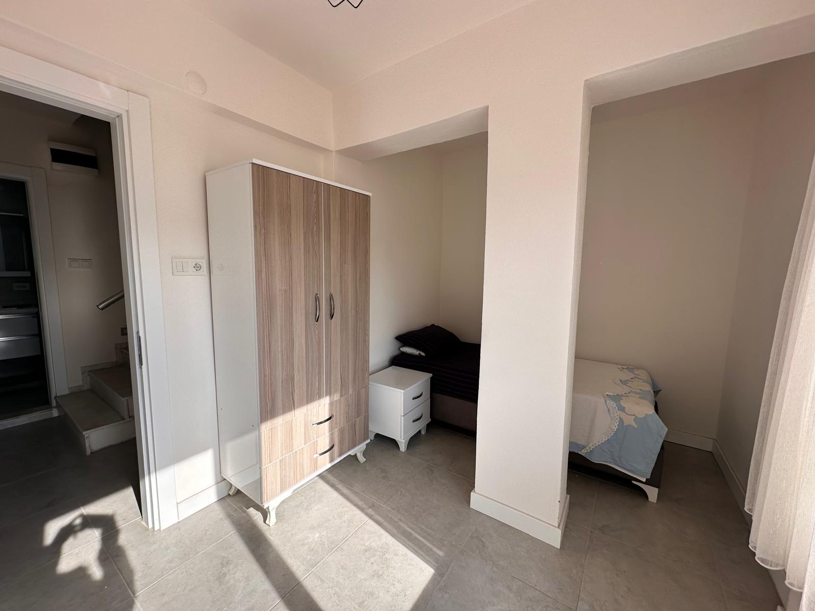 SEFERİHİSAR ÖMÜR BELDESİ HARRAN SİTESİ 4 ODA 1 SALON FULL DENİZ MANZARALI TRİPLEKS 15.500.000TL.