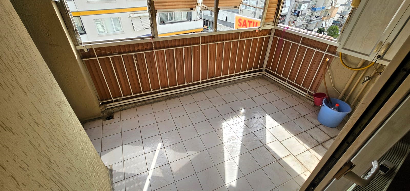 BETONYOL PİRİREİS MH.SES PASTANESİ ÜSTÜ 90 M2 2 ODA 1 SALON 2 WC 2 BALKON DENİZ MANZARALI FERAH SATILIK DAİRE 4.000.000TL.