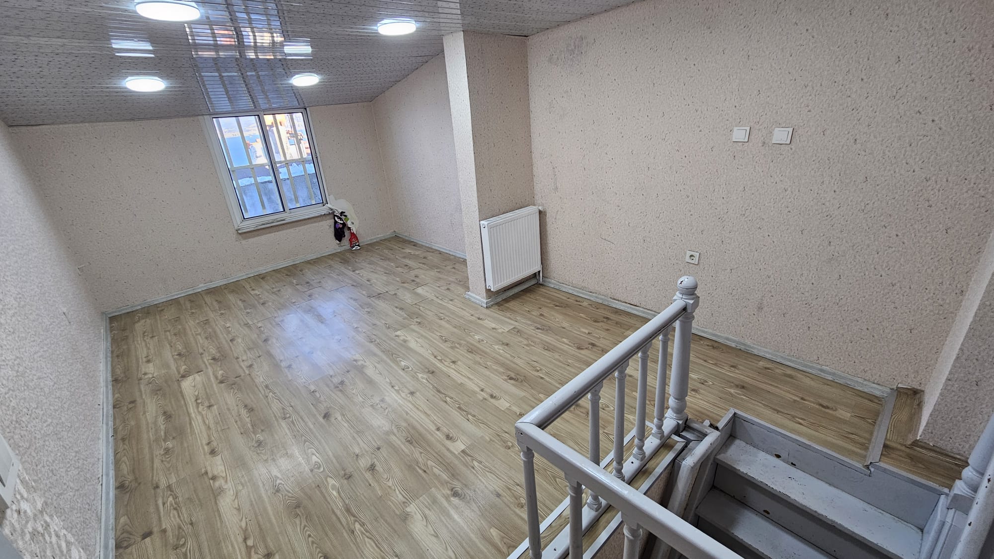 İZMİR ÜÇYOL BETONYOL PANORAMİK DENİZ MANZARALI FULL YENİ TADİLATLI 5 ODA 1 SALON KUPON DAİRE 6,950,000TL. 