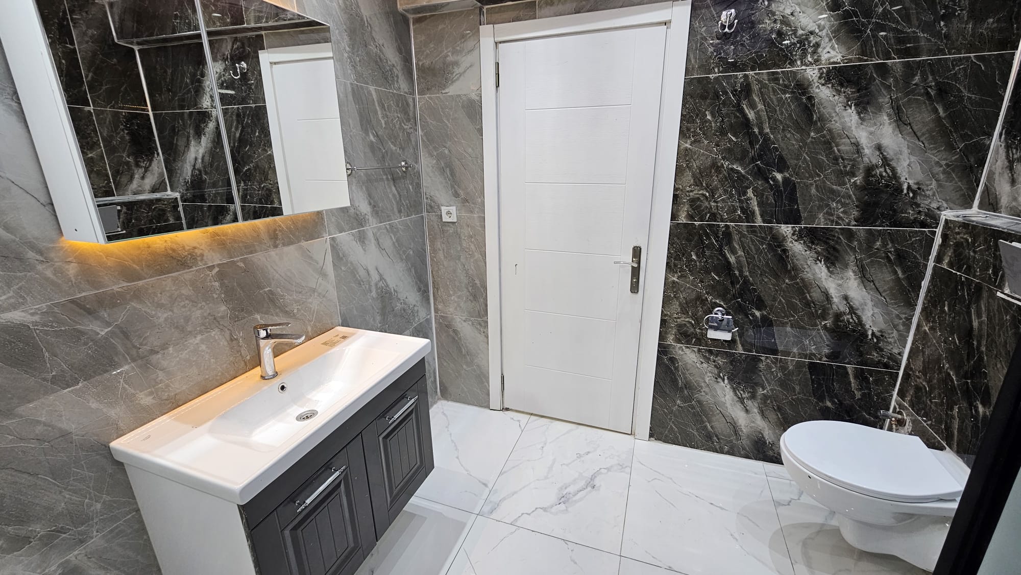 İZMİR ÜÇYOL BETONYOL PANORAMİK DENİZ MANZARALI FULL YENİ TADİLATLI 5 ODA 1 SALON KUPON DAİRE 6,950,000TL. 