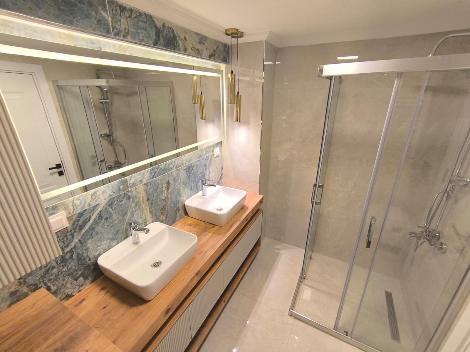 HATAY CD.YAKINI KONUMDA LÜKS TADİLATLI ARAKAT 3 ODA 1 SALON MANZARALI FIRSAT DAİRE 6.650.000TL.