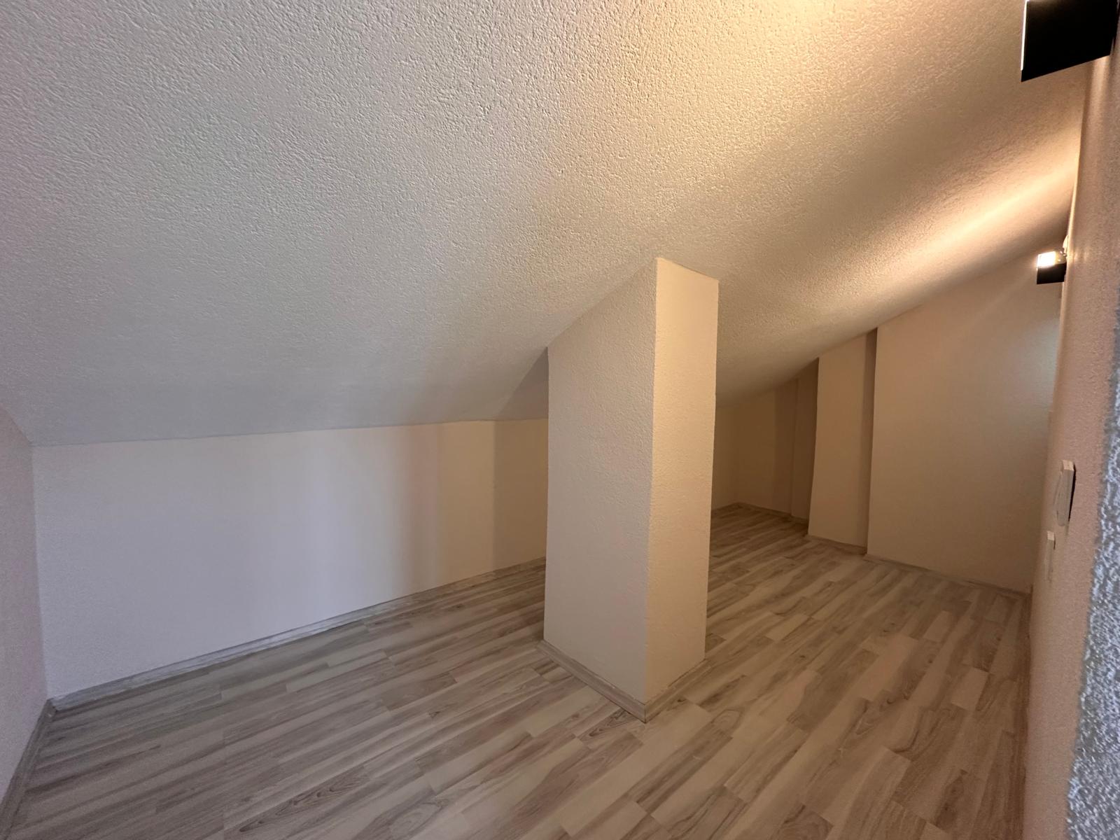 HATAY SEMTİNDE TANJU OKAN PARKI KARŞISI 3 ODA 1 SALON FULL TADİLATLI ARA KAT SATILIK DAİRE 6.650.000TL. 