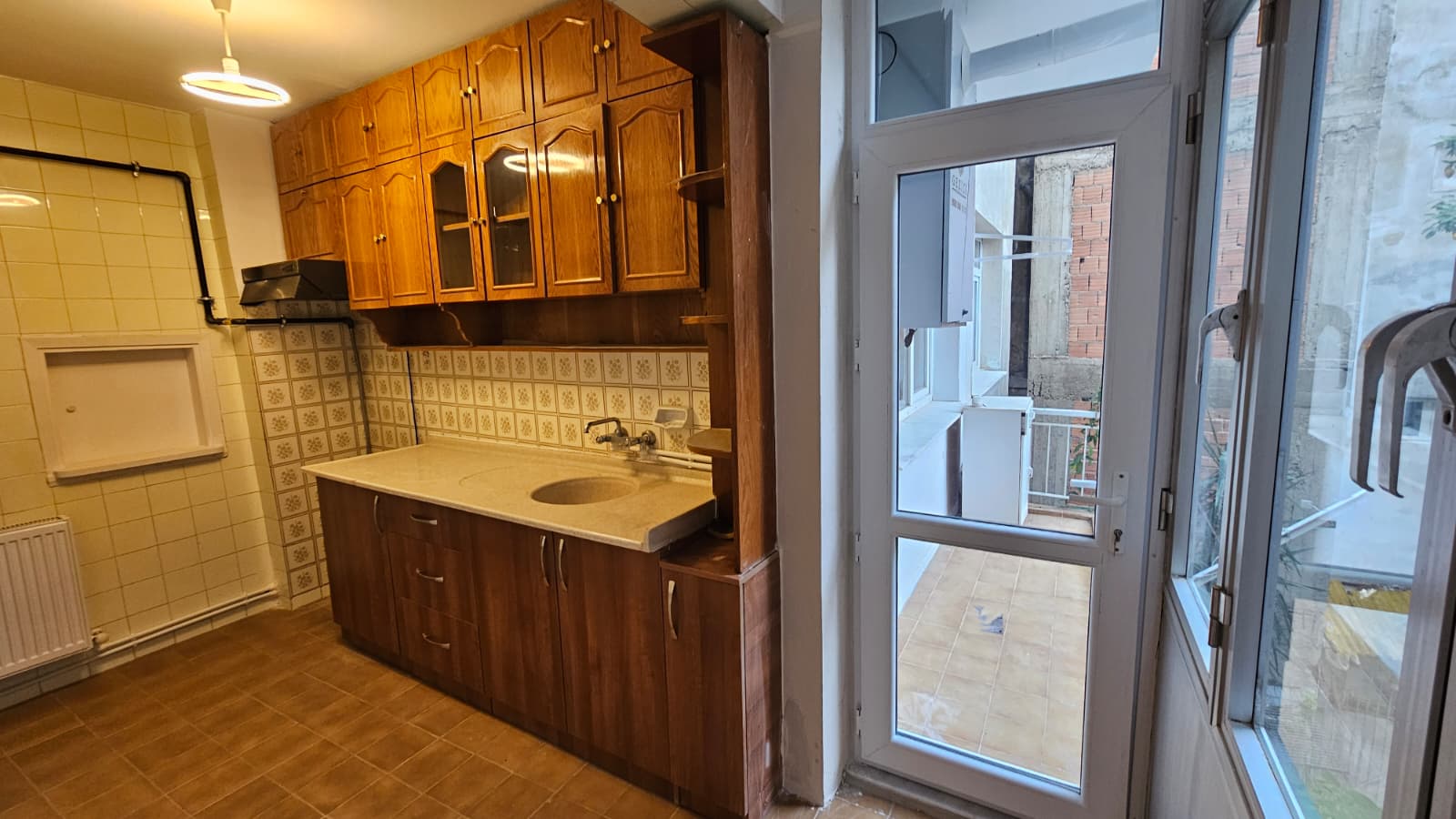 HATAY NOKTA DOĞALGAZLI 3 ODA 1 SALON ÇİFT CEPHE KİRALIK BAKIMLI DAİRE 27.000TL.