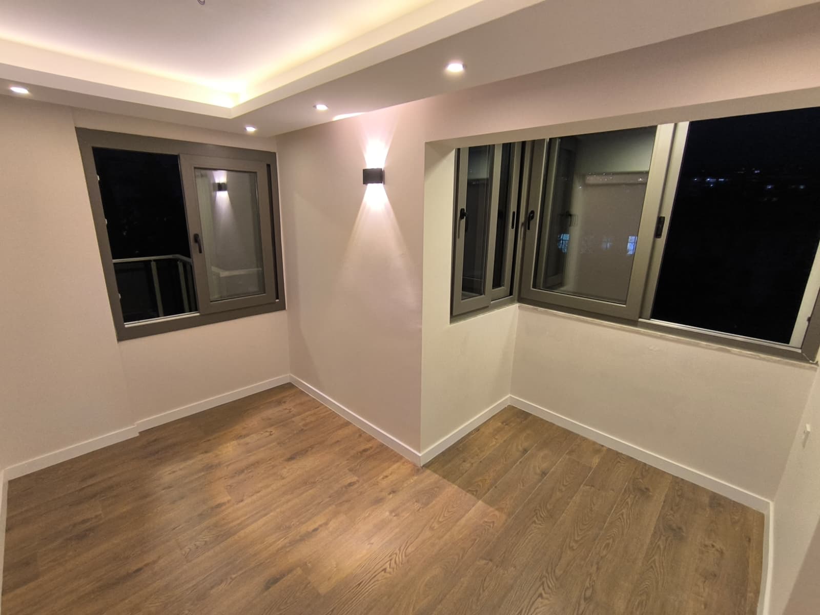 HATAY CD.YAKINI KONUMDA LÜKS TADİLATLI ARAKAT 3 ODA 1 SALON MANZARALI FIRSAT DAİRE 6.650.000TL.