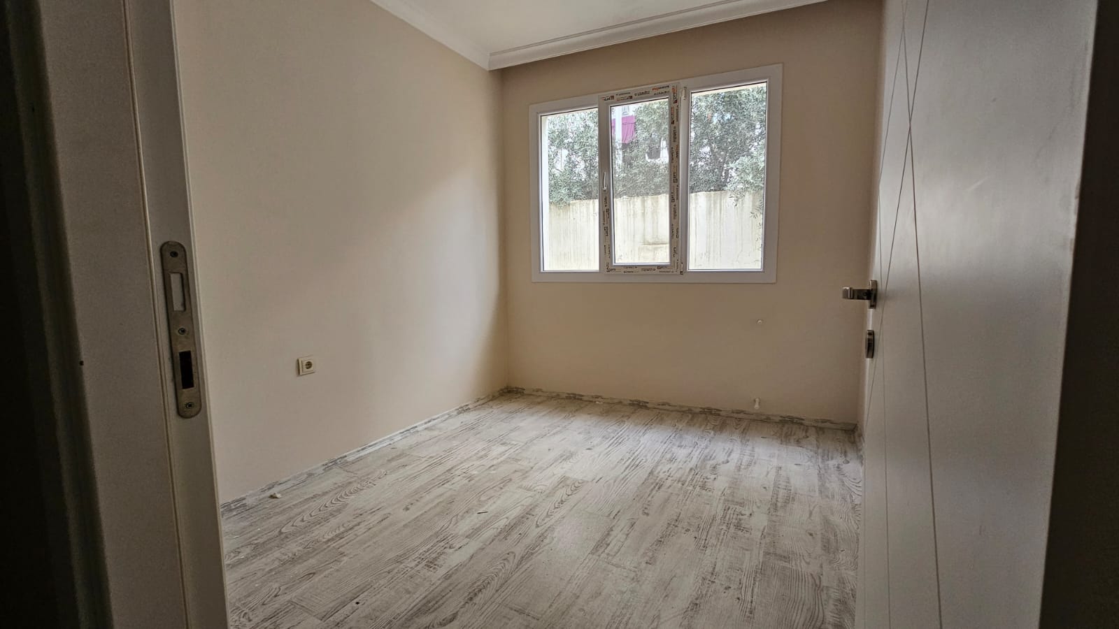 ÇİĞLİ ŞİRİNTEPE MH.3 ODA 1 SALON 104M2 DUBLEKS SATILIK DAİRE 8 YAŞINDA 3,800,000TL.