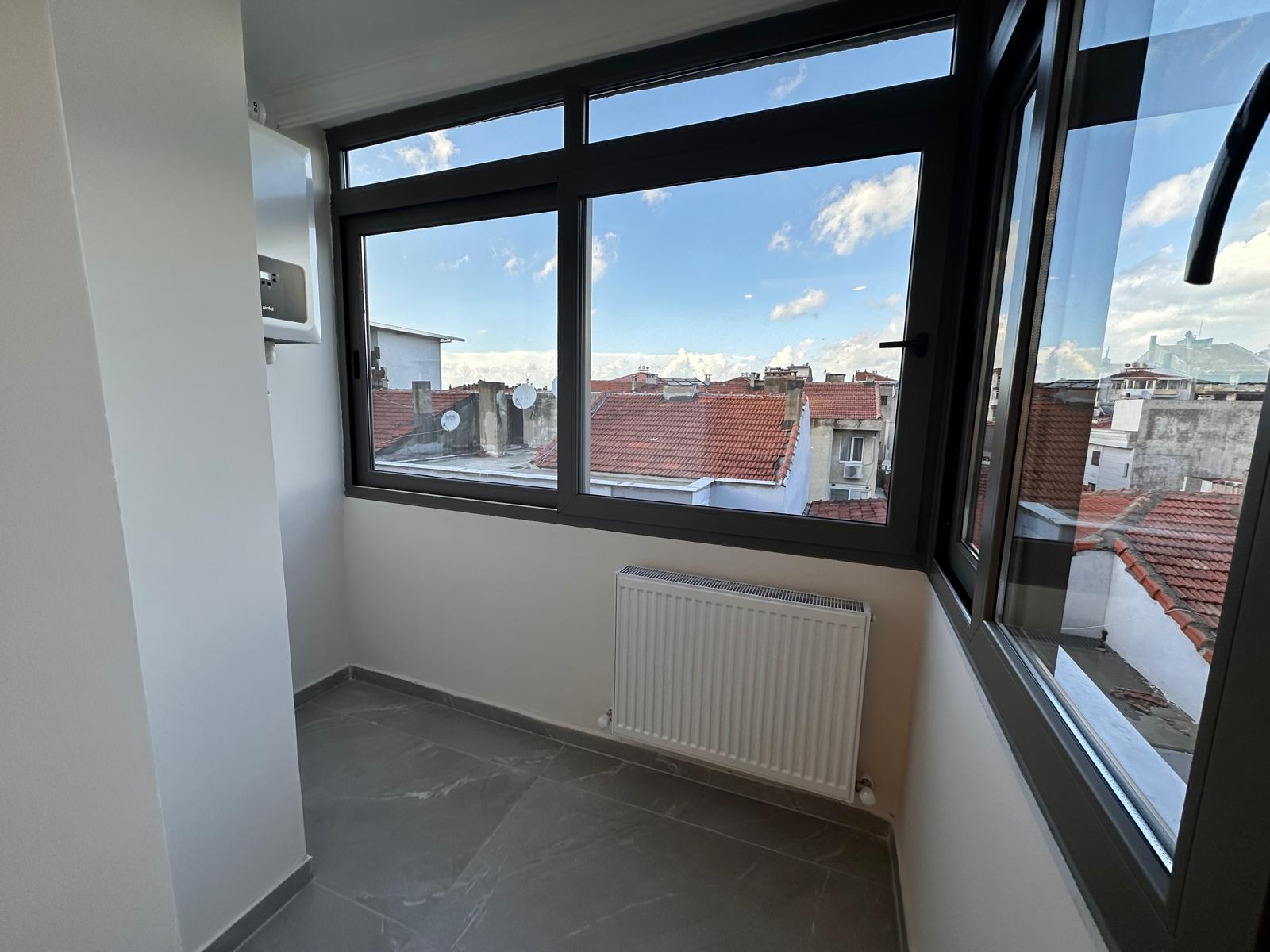 HATAY SEMTİNDE TANJU OKAN PARKI KARŞISI 3 ODA 1 SALON FULL TADİLATLI ARA KAT SATILIK DAİRE 6.650.000TL. 