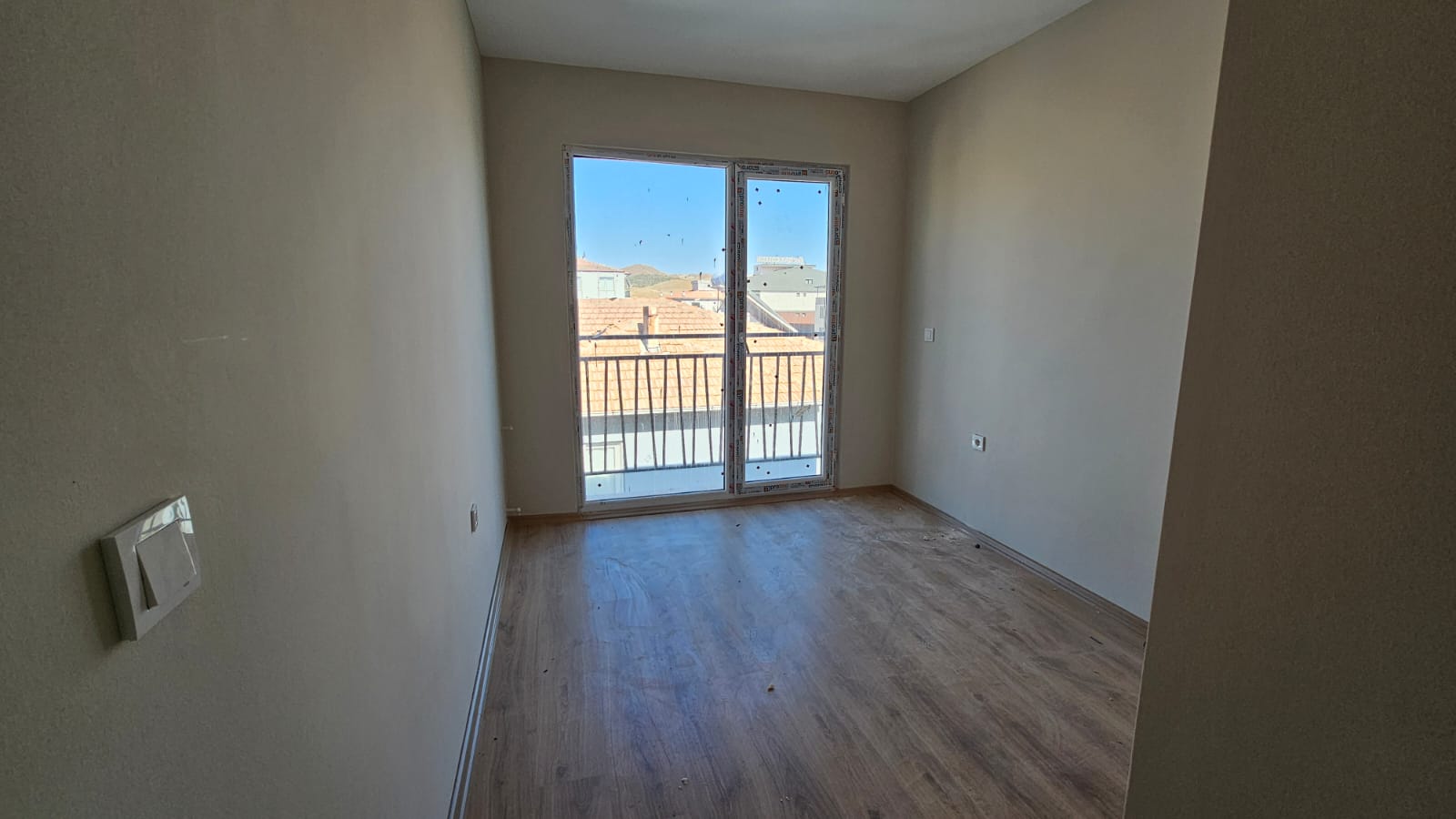 İZMİR SEFERİHİSAR CAMİKEBİR 4 ODA 1 SALON SIFIR ÇATI DUBLEKS 150M2 6,800,000TL.