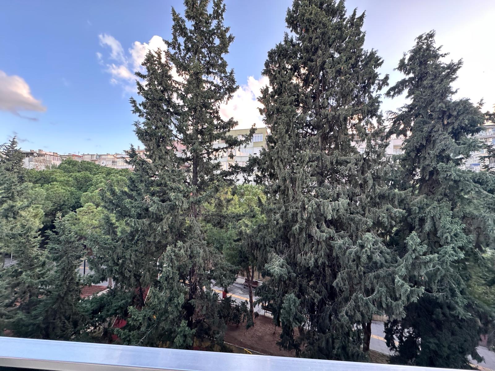 HATAY SEMTİNDE TANJU OKAN PARKI KARŞISI 3 ODA 1 SALON FULL TADİLATLI ARA KAT SATILIK DAİRE 6.650.000TL. 