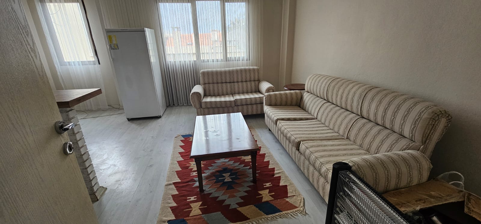 MİTHATPAŞA MH. KARANTİNA 200 SK. 1 ODA 1 SALON EŞYALI 50 m2 KİRALIK 26.000TL. 