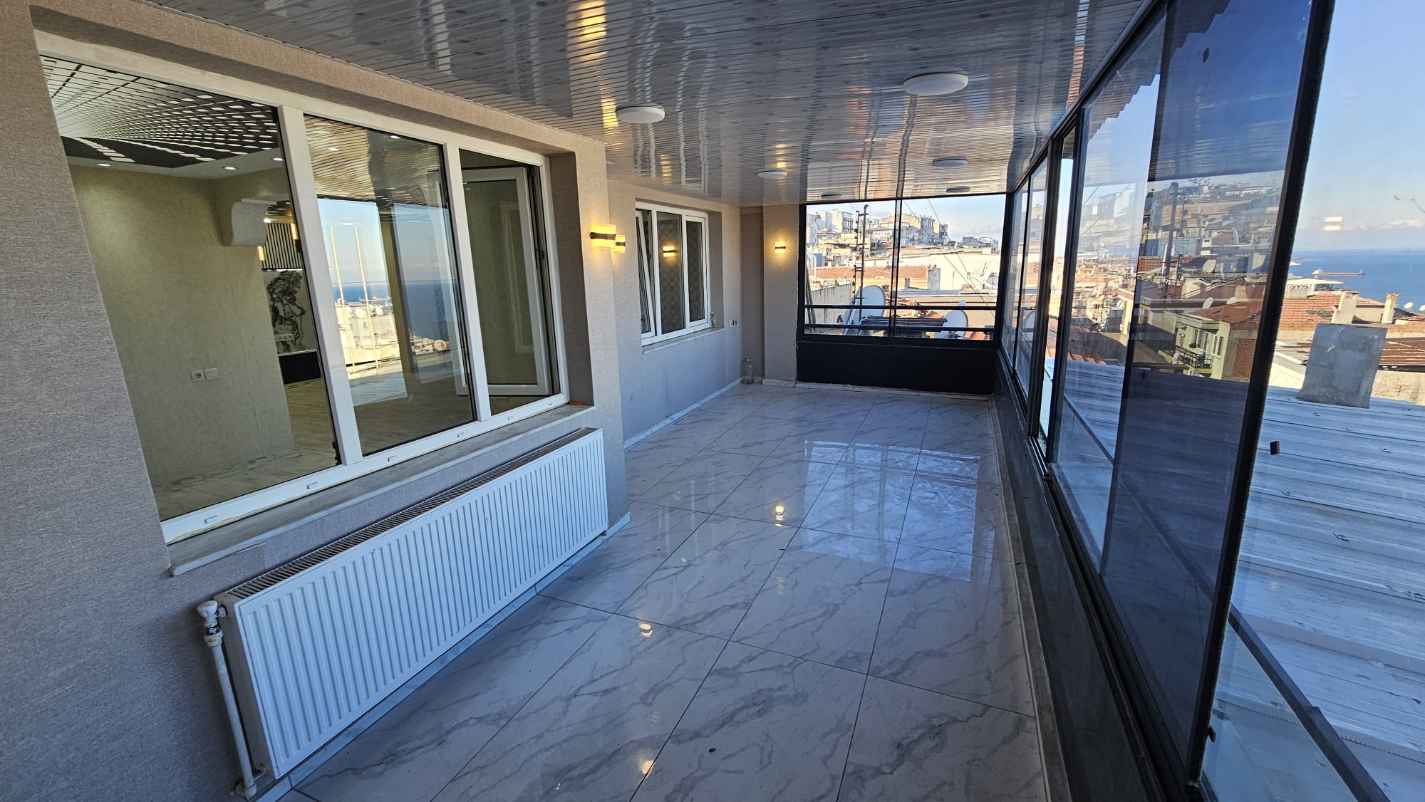 İZMİR ÜÇYOL BETONYOL PANORAMİK DENİZ MANZARALI FULL YENİ TADİLATLI 5 ODA 1 SALON KUPON DAİRE 6,950,000TL. 